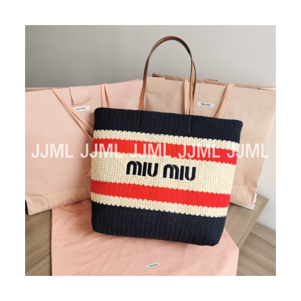 미우미우 스트라이프 크로셰 토트백  네이비 레드 5BG228