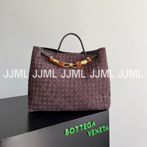 보테가베네타 안디아모 라지 백 폰단트 스웨이드