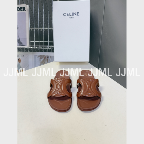 셀린느 트리옹프 슬라이드 샌들 탠