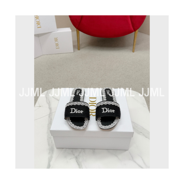 디올 디웨이 뮬 슬리퍼 블랙