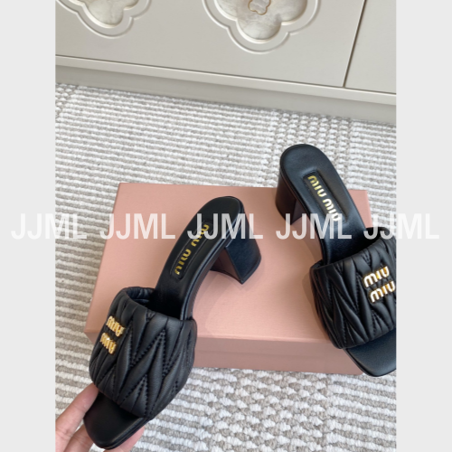미우미우 마테라쎄 나파 레더 뮬 샌들 블랙