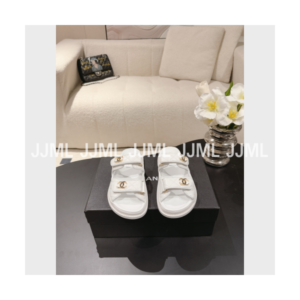 샤넬 벨크로 뮬 슬라이드 그레인드 카프스킨 화이트