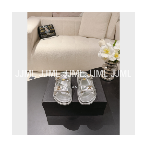 샤넬 벨크로 뮬 슬라이드 그레인드 카프스킨 실버