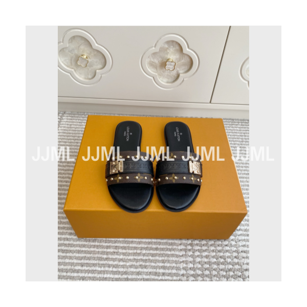 루이비통의 락 잇 플랫 뮬 모노그램 블랙