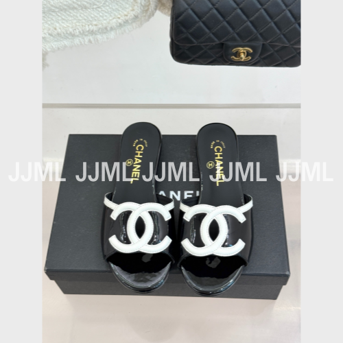 샤넬 26S CC 로고 슬리퍼 블랙