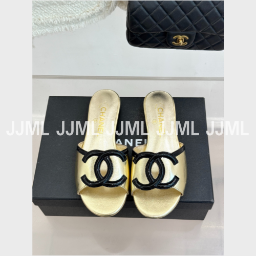 샤넬 26 CC 로고 슬리퍼 골드