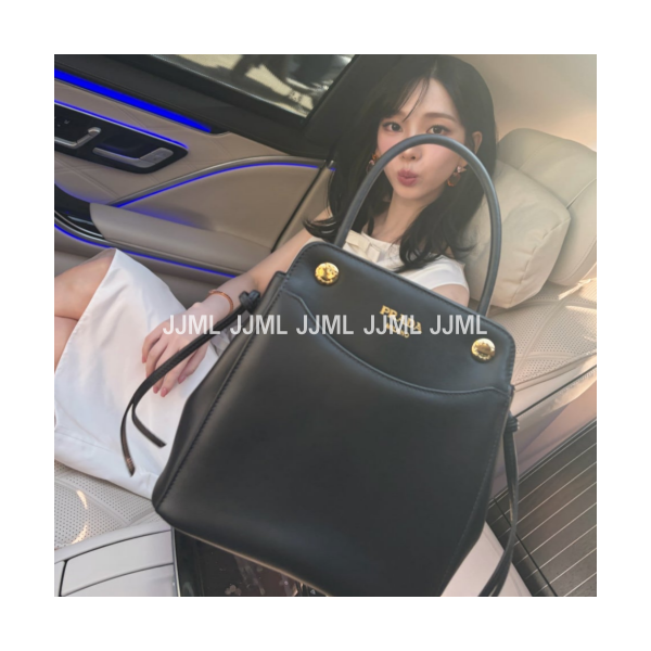 [카리나 PICK] 프라다 캐리백 블랙