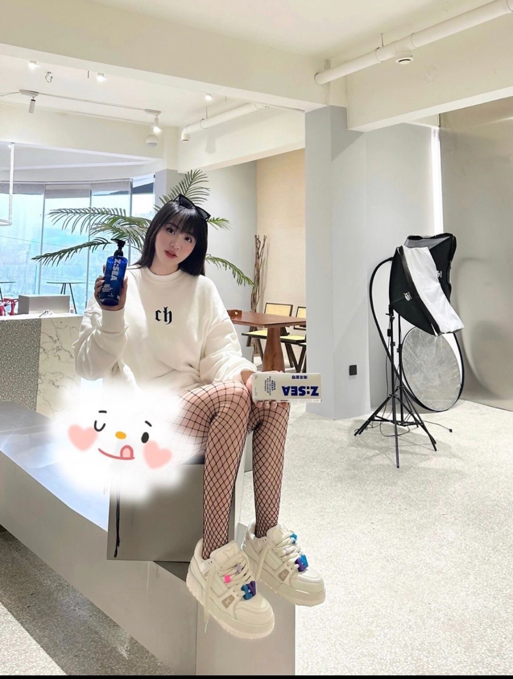신발 모델 착용 이미지-S32L9