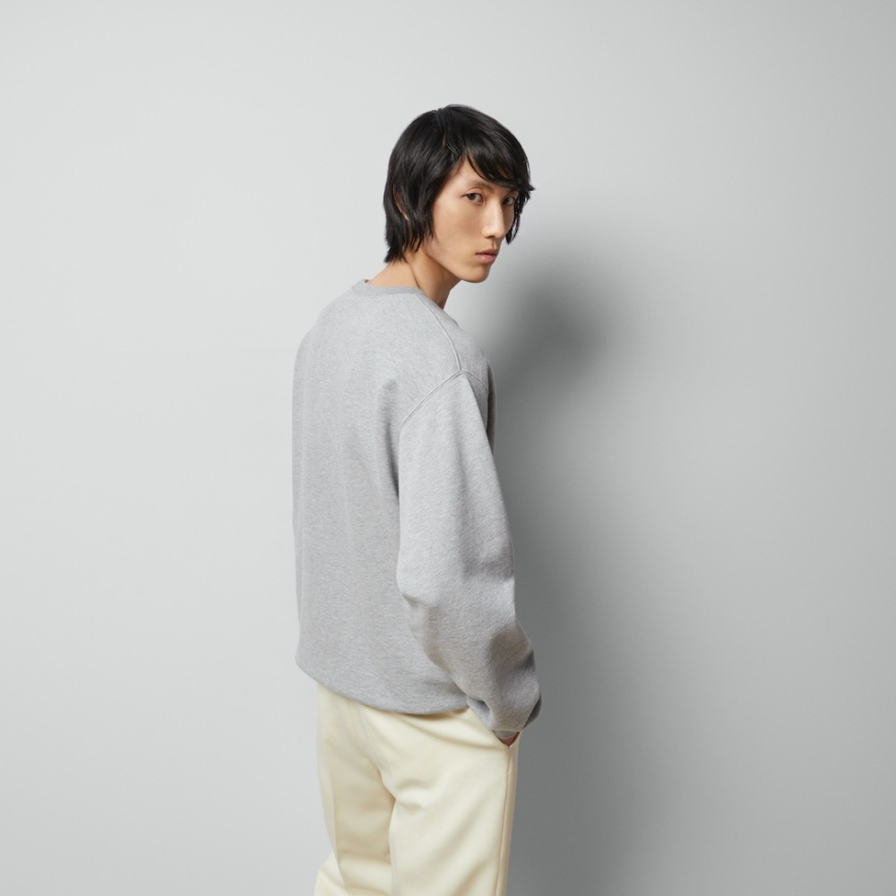 긴팔 티셔츠 모델 착용 이미지-S410L7