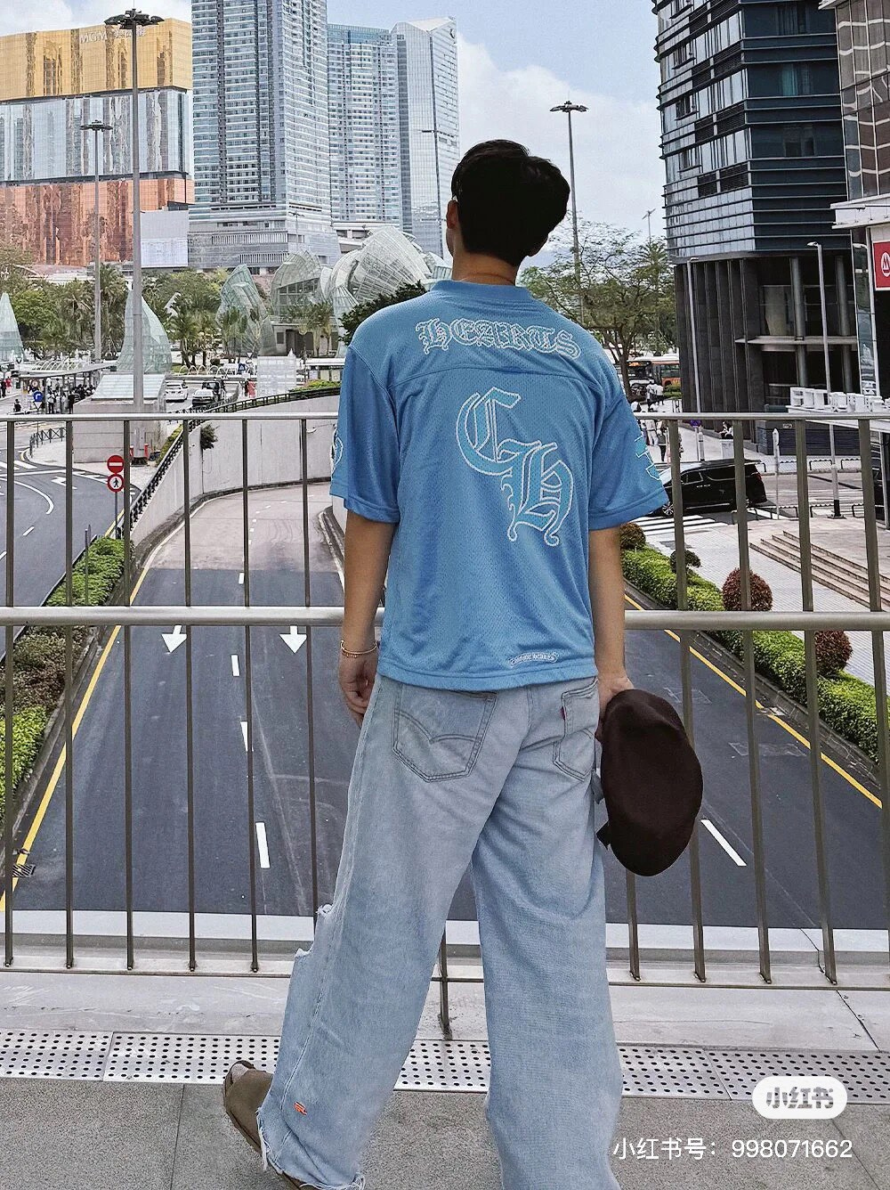반팔 티셔츠 모델 착용 이미지-S633L11