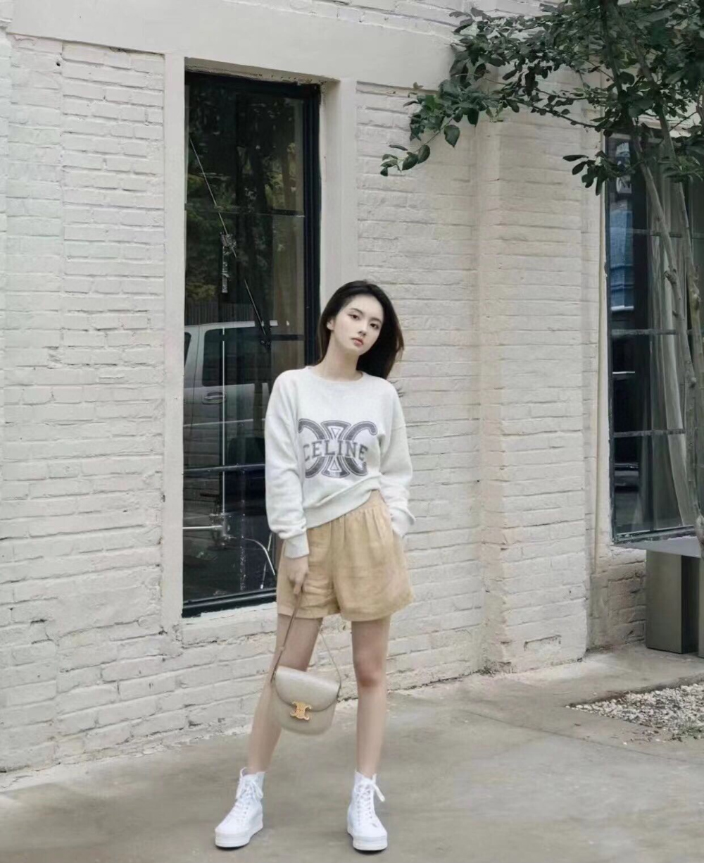 가방 모델 착용 이미지-S15L7