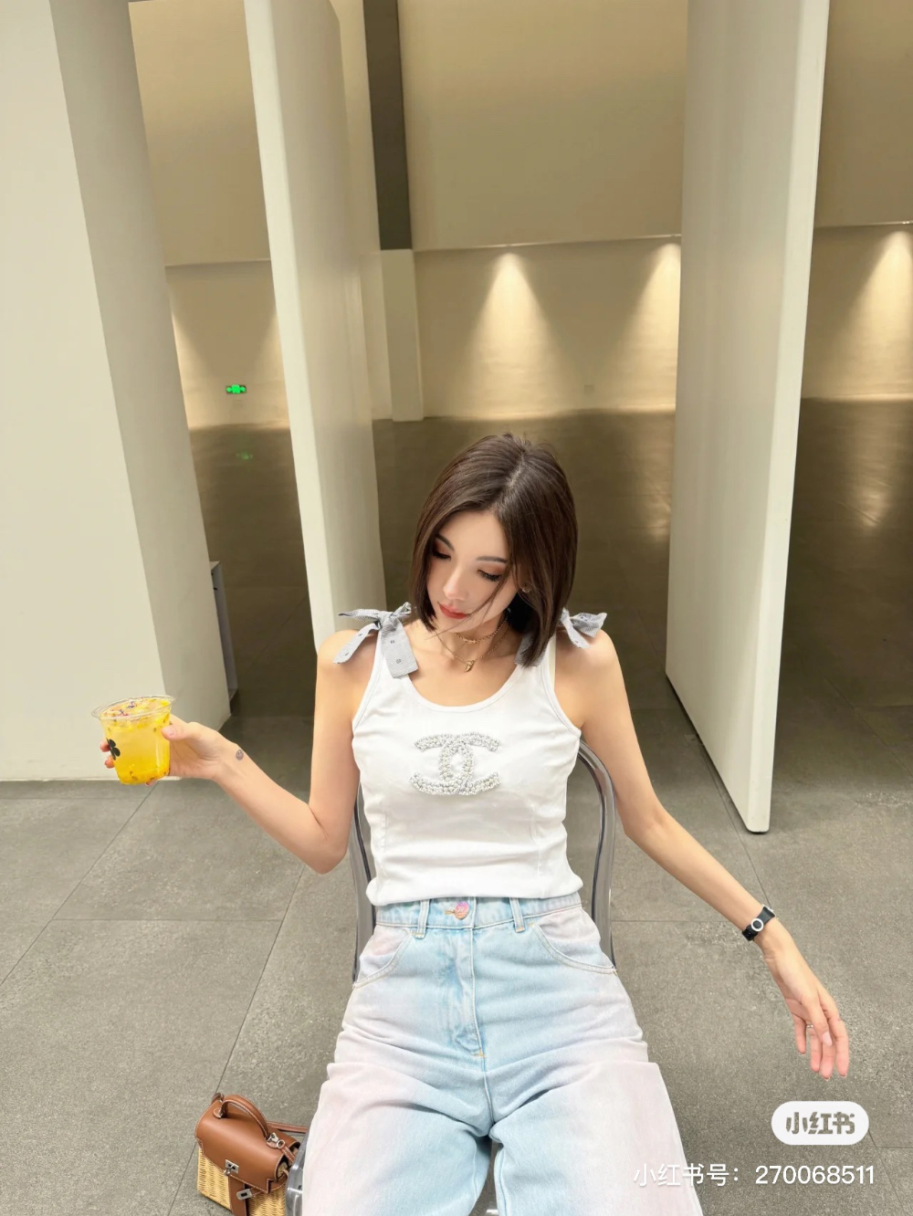 민소매 모델 착용 이미지-S3L13