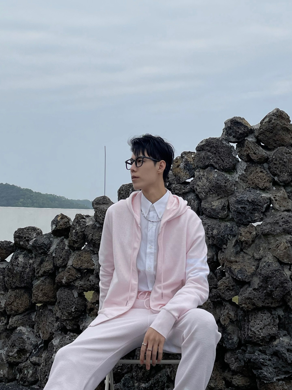 패딩 모델 착용 이미지-S884L5