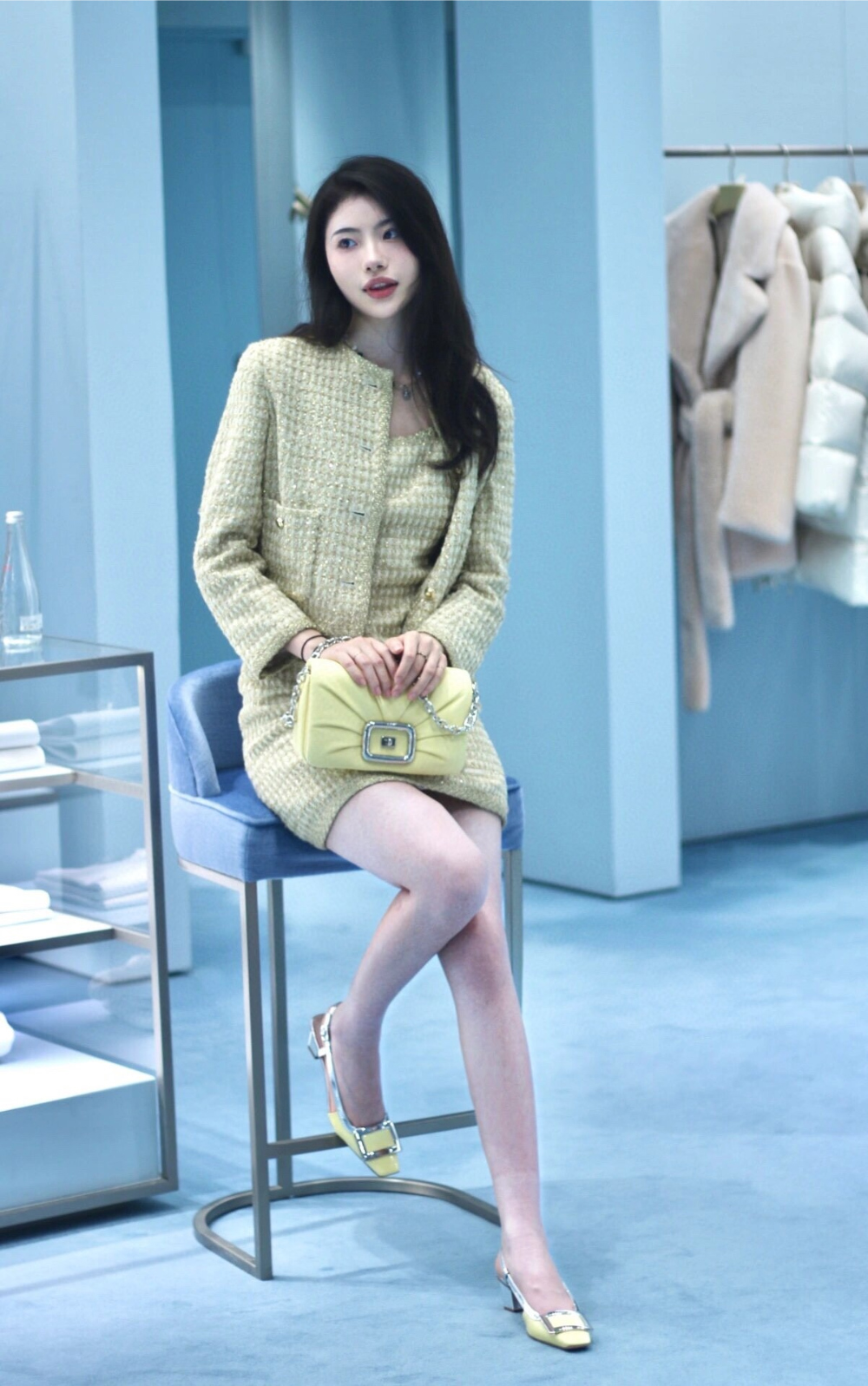 민소매 모델 착용 이미지-S38L9