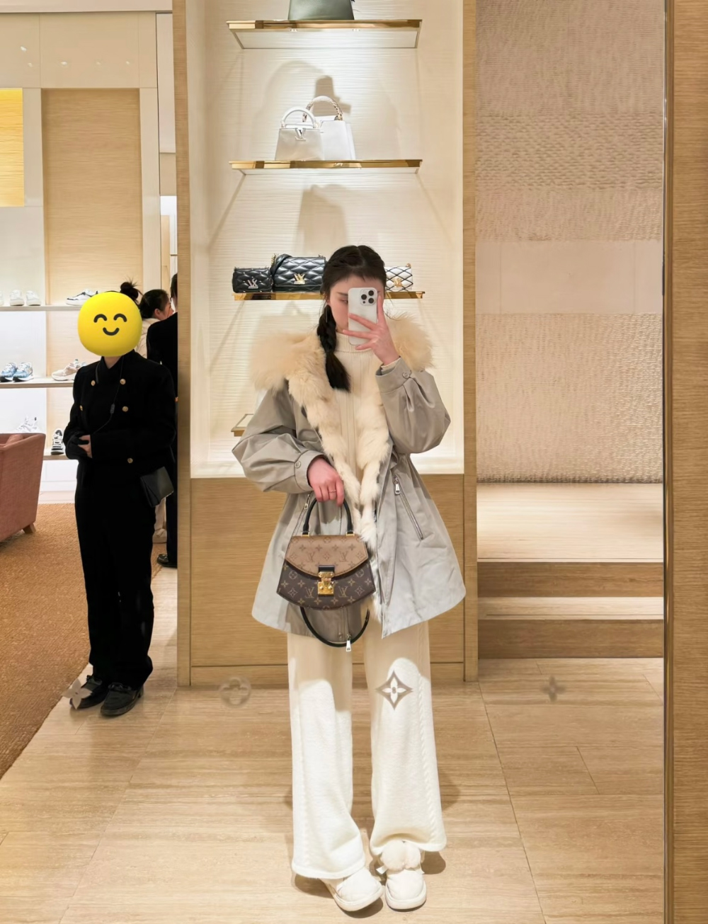 가방 모델 착용 이미지-S348L4