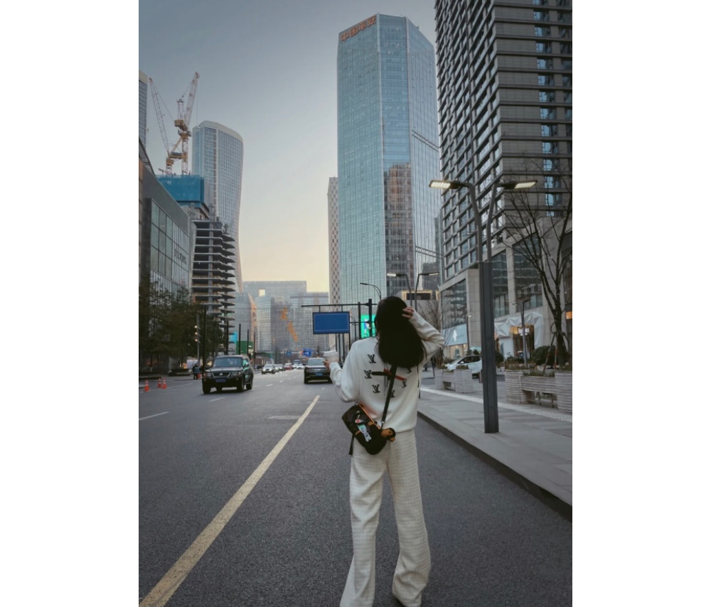 악세사리 모델 착용 이미지-S77L10