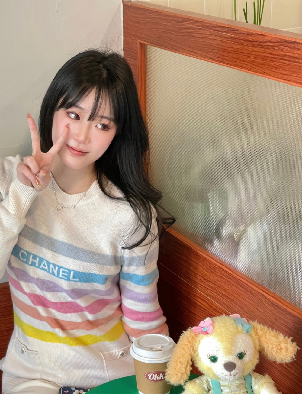 긴팔 티셔츠 모델 착용 이미지-S46L3