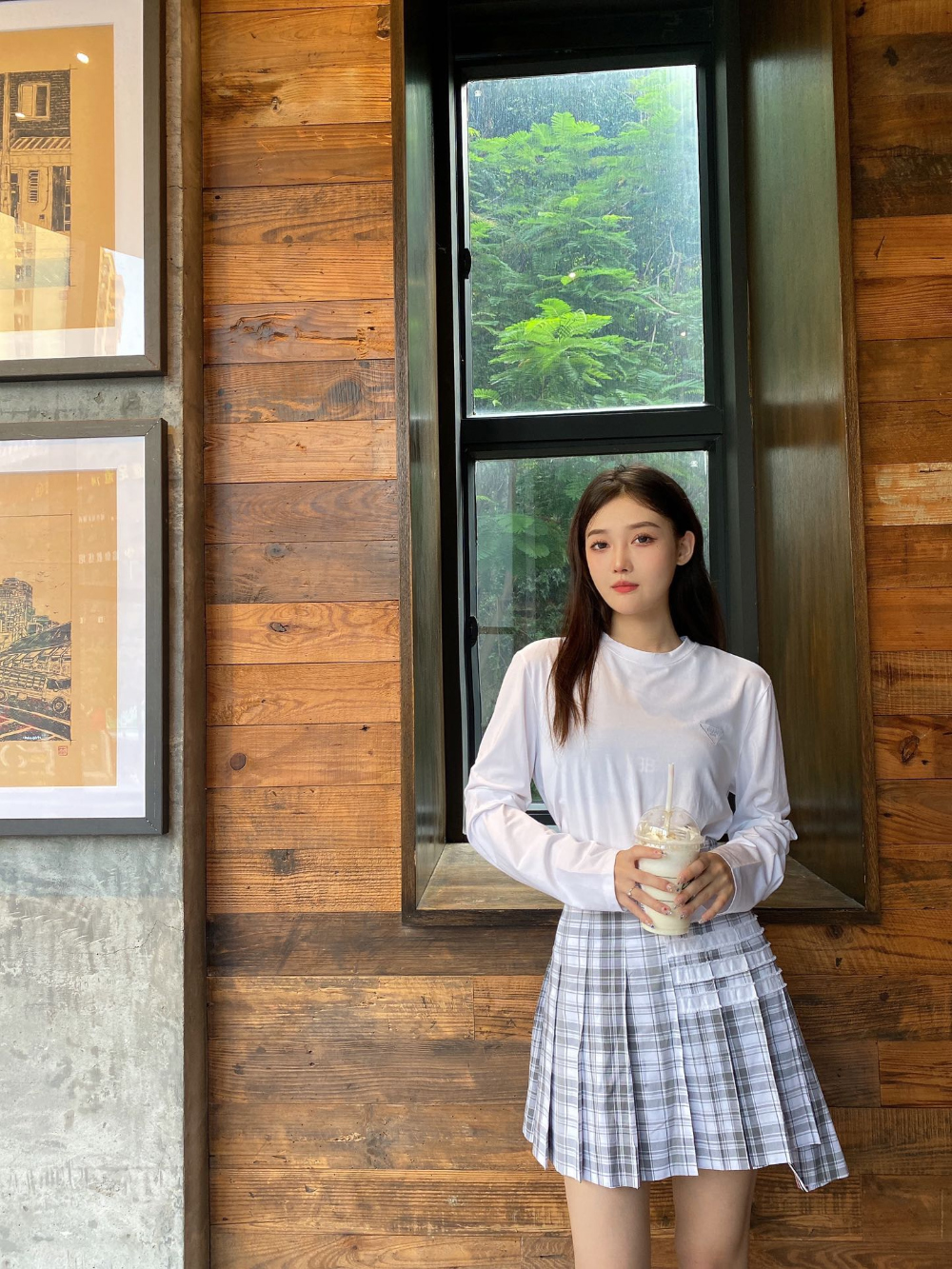 긴팔 티셔츠 모델 착용 이미지-S43L9