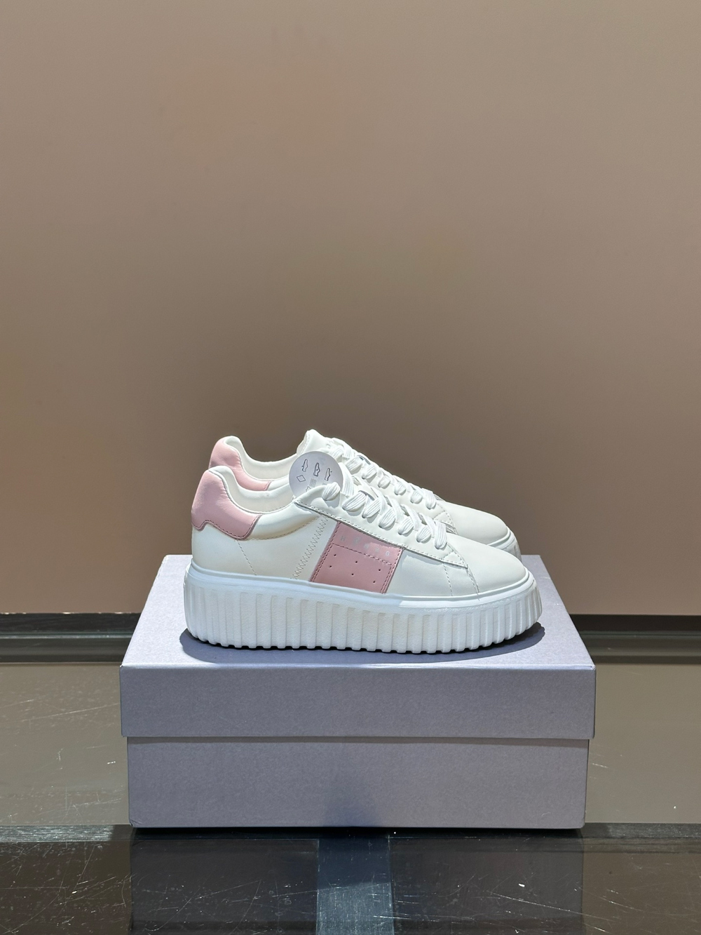 신발 차콜 색상 이미지-S146L26