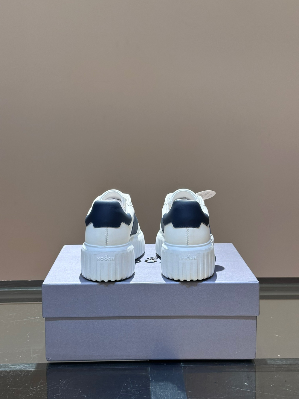 신발 모델 착용 이미지-S146L43