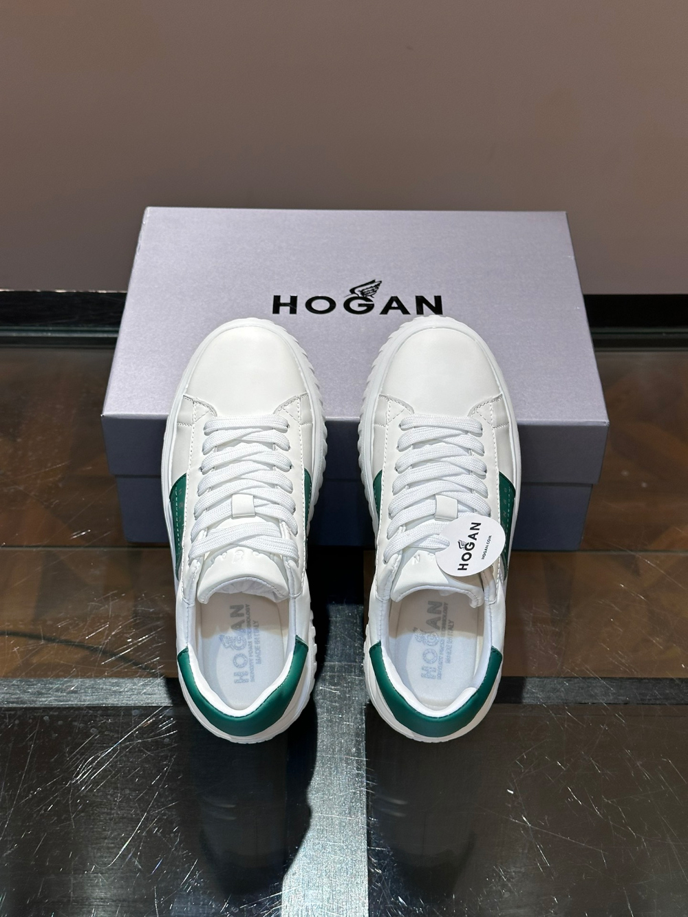 신발 화이트 색상 이미지-S146L6