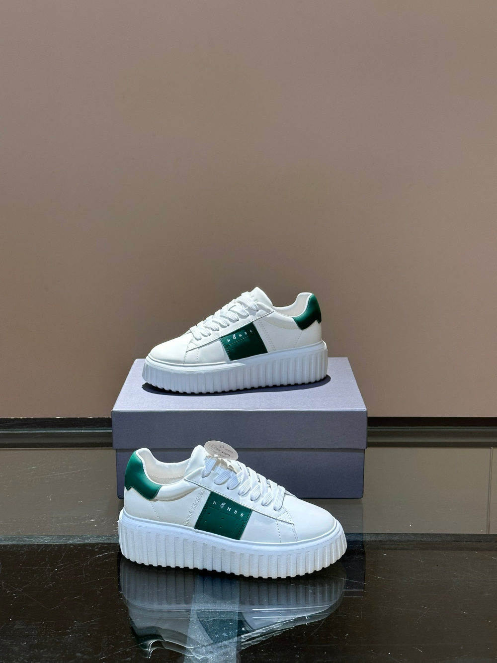 신발 모델 착용 이미지-S146L8