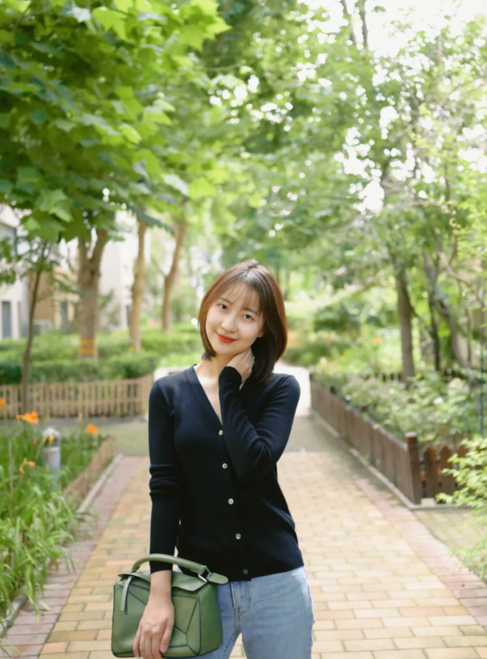 가방 모델 착용 이미지-S191L8