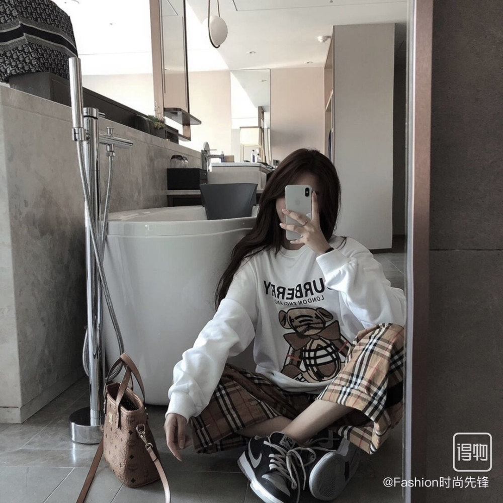 가방 모델 착용 이미지-S175L12