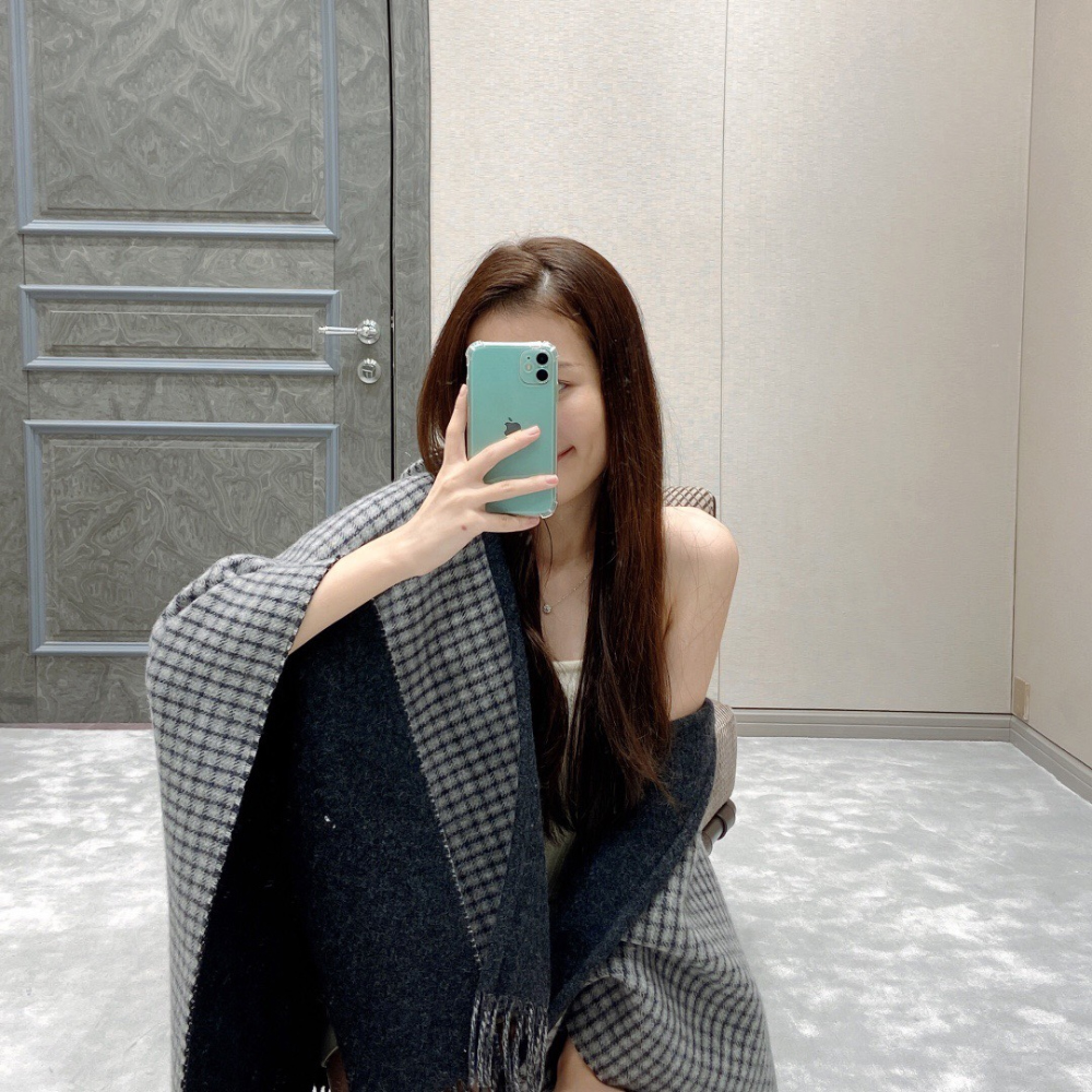머플러 모델 착용 이미지-S46L10