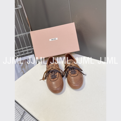 미우미우 도나 레더 스니커즈 코냑