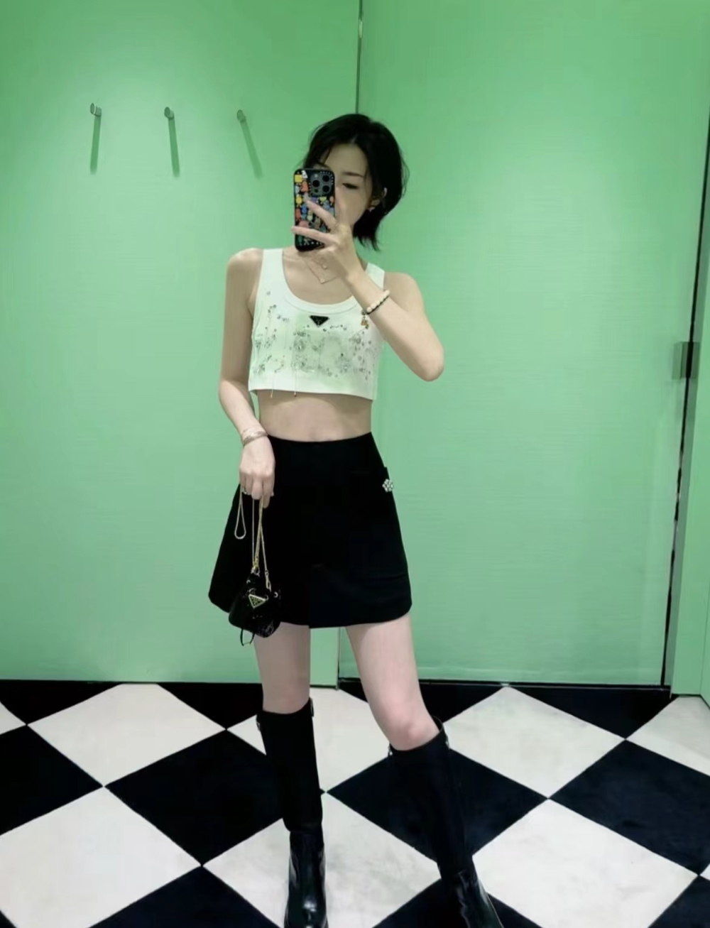 민소매 모델 착용 이미지-S22L4