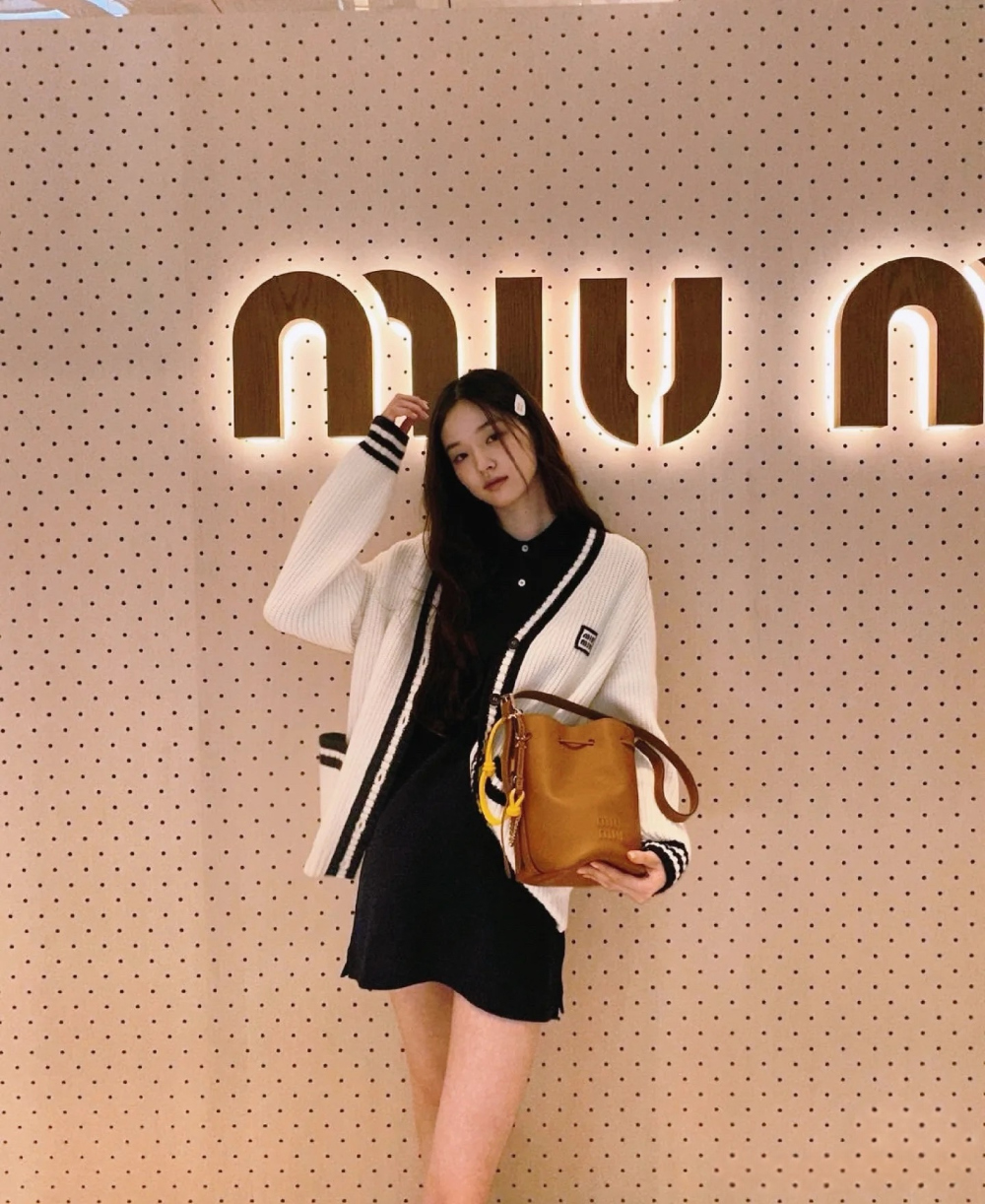 카디건 모델 착용 이미지-S149L9