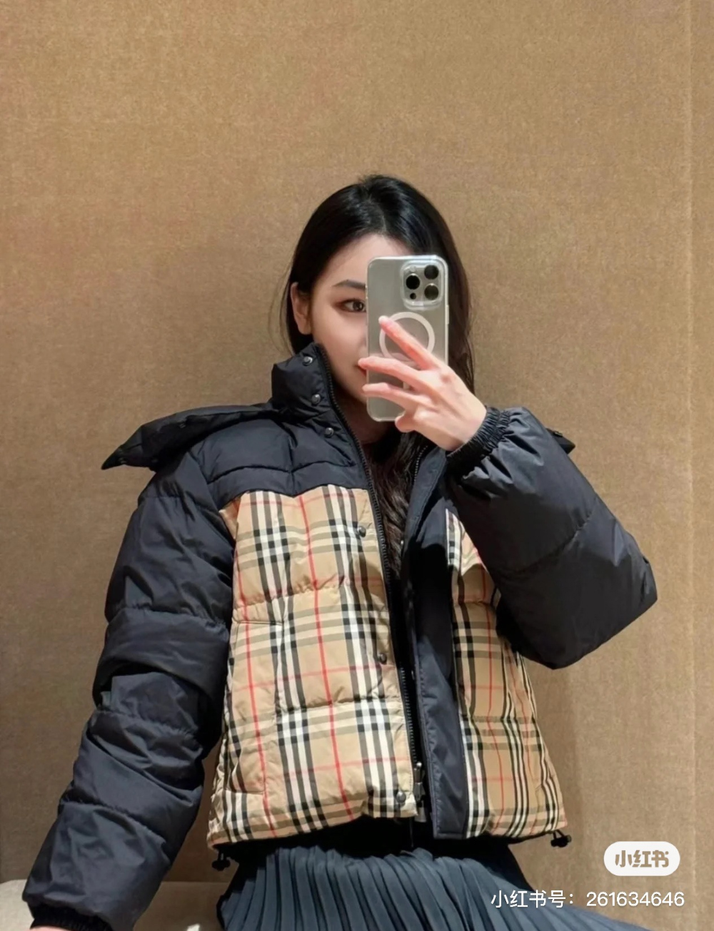 패딩 모델 착용 이미지-S71L5