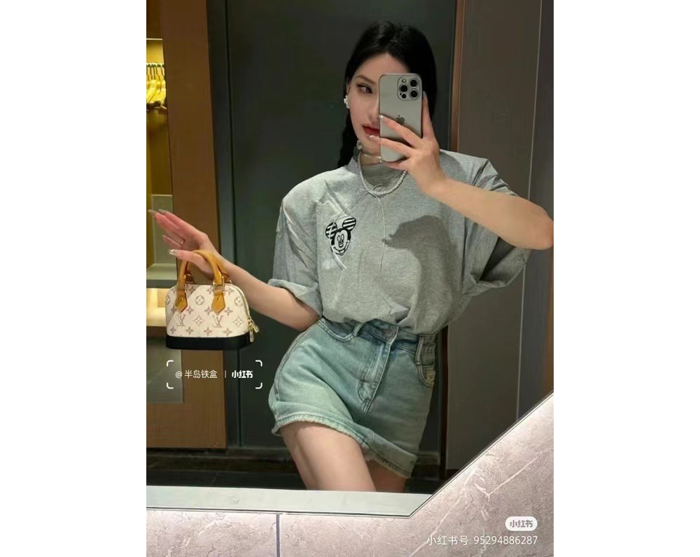 가방 모델 착용 이미지-S190L9