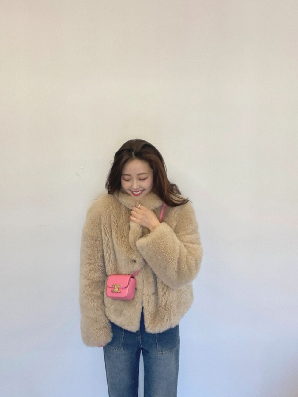 가방 모델 착용 이미지-S7L7