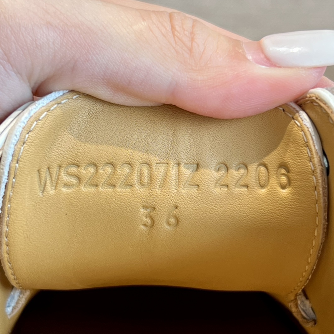 JJ746095592392_content_17.jpg