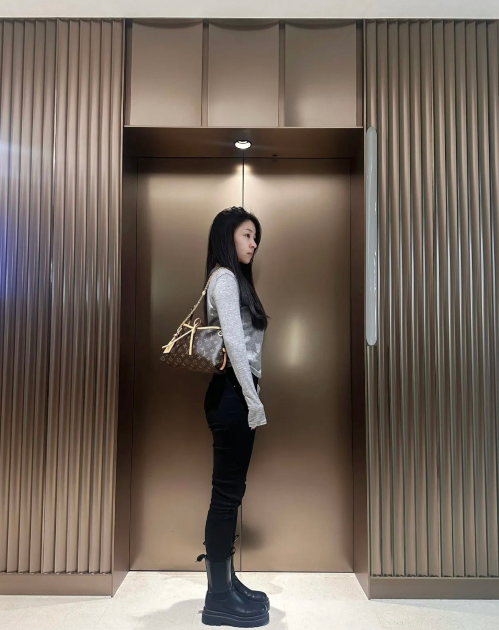가방 모델 착용 이미지-S340L4