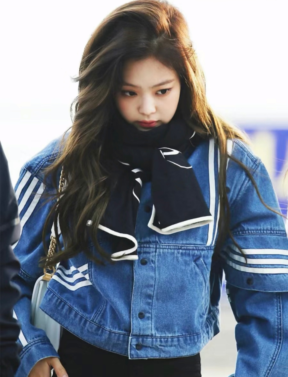 머플러 모델 착용 이미지-S54L5