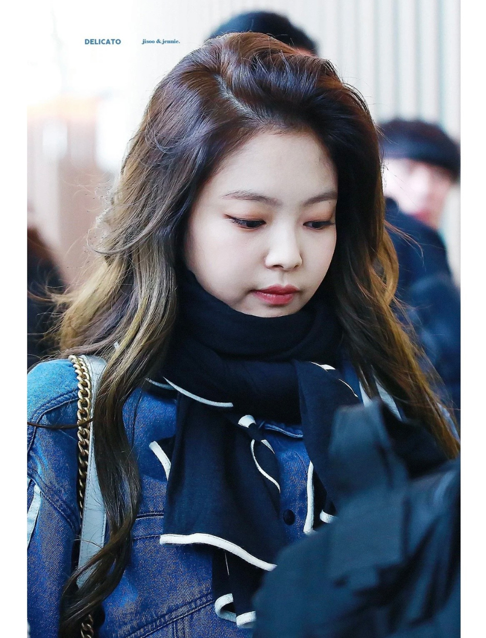 머플러 모델 착용 이미지-S54L7