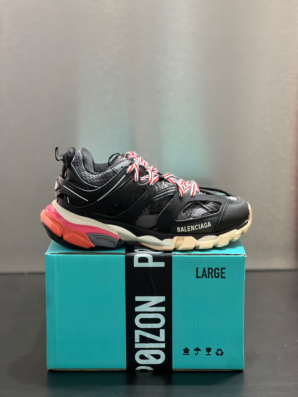 신발 모델 착용 이미지-S218L16