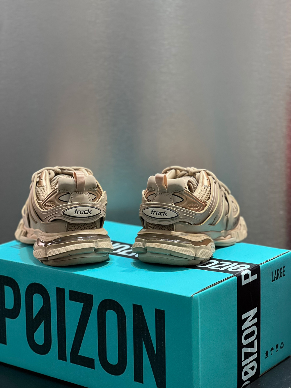 신발 모델 착용 이미지-S218L9